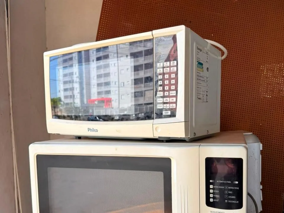 Micro-ondas Philco e LG na oficina da Thander